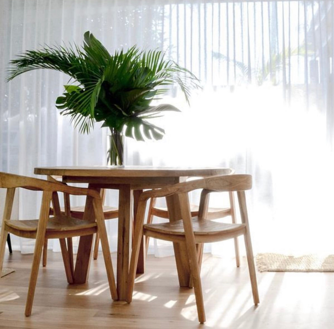 Dining Chairs & Bar Stools