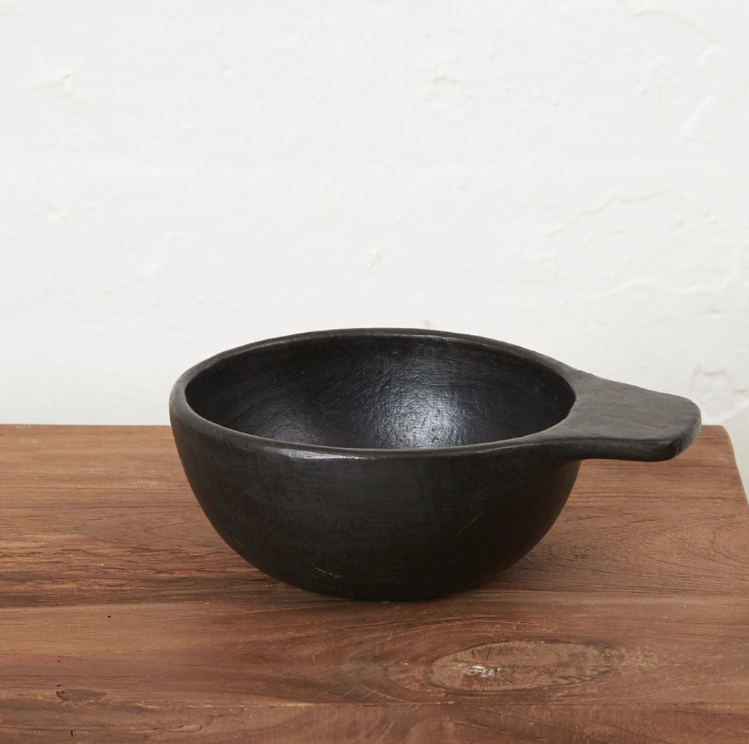 BOWL WITH HANDLE | Creeping Fig